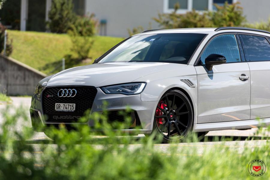 Детали экстерьера Audi RS3 Avant on Vossen Wheels (VPS-301) 2017 года  (фото 27 из 30)